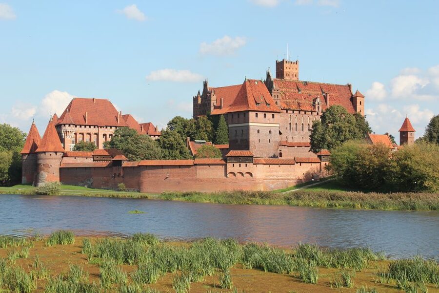 Malbork Castle: Private Tour from Gdansk, Sopot or Gdynia - Entering Malbork Castle: The World’s Largest Brick Fortress