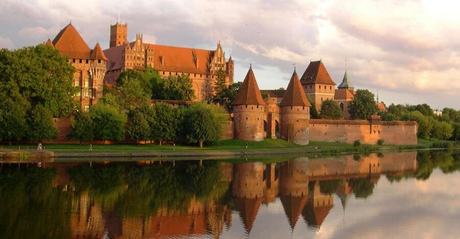Malbork Castle Tour: 6-Hour Private Tour - The private ride from Gdansk, Gdynia, or Sopot (and why it matters)