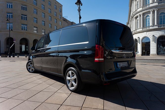 Mercedes with a driver at your disposal in Warsaw (4-8-12 hours) - Should you book this private Mercedes with a driver?