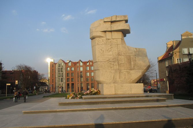 Museum of the Second World War Gdansk Private Tour & Tickets - Defenders of the Polish Post Office sites: resistance that turns into a post-war story