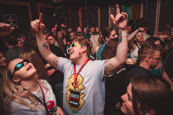 New Year's Eve Pub Crawl With 2 Hour Unlimited Alcohol + VIP Entry To Best Clubs - Key Highlights at a Glance