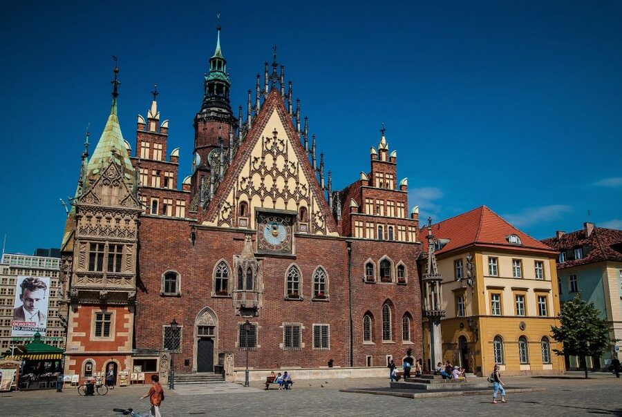 Oder river cruise and walking tour of Wroclaw - 45 minutes of sights: locks, towers, Polinka, and more