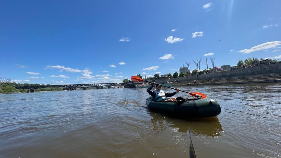 Packrafting kayaking guided tour Vistula river Warsaw Poland - Paddling with Piotr: stories, safety, and a guide who adapts