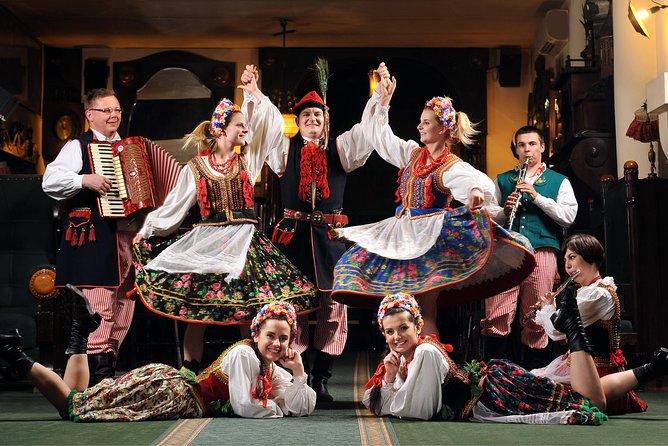 Polish Folk Show with 3 course dinner in Krakow legendary restaurant - The night’s rhythm: two 25-minute folk show segments