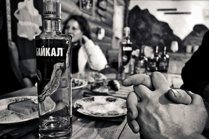 Polish Vodka Tour in Warsaw - Starting at Sigismund’s Column on Castle Square (The 1644 Moment)