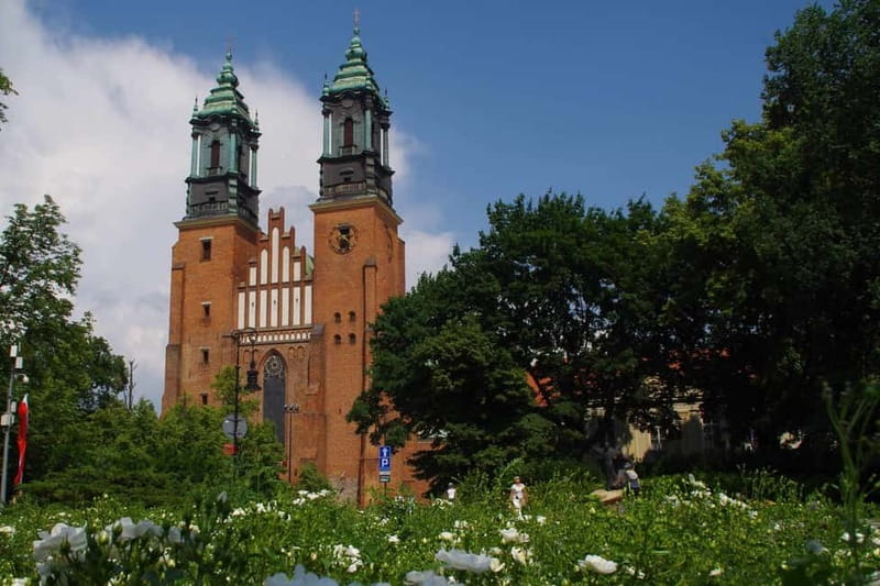 Poznań: Cathedral Island and Śródka District Guided Tour - Practical Tips Before You Meet at the Cathedral Facade