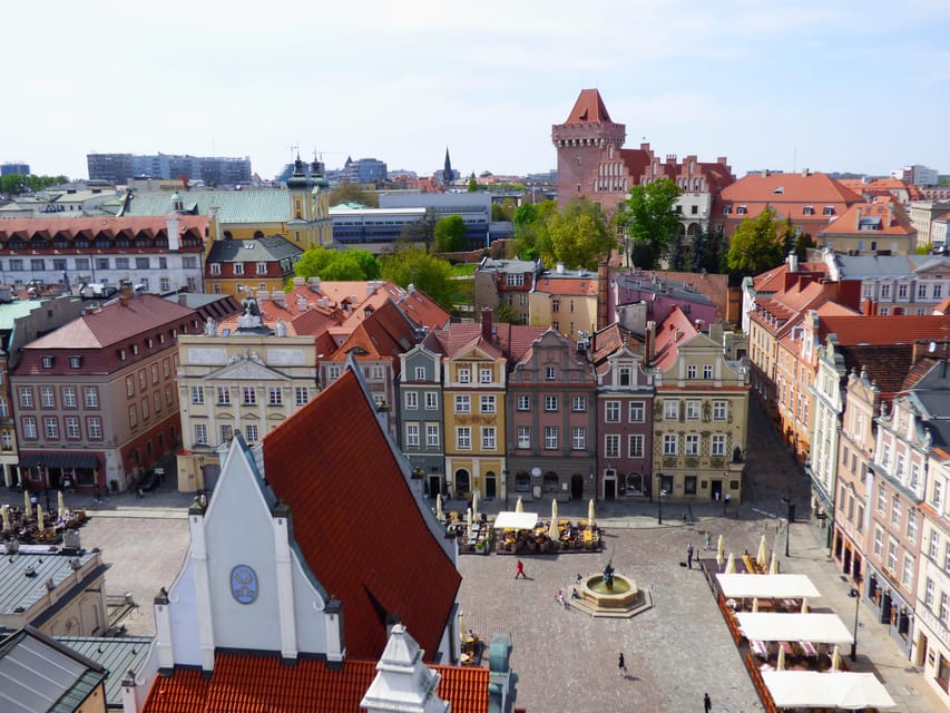 Poznań: Private or Public Highlights Tour with a local guide - How the private guide keeps the route feeling personal