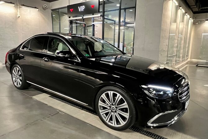 Private Airport Transfer (GDN) to City Center Gdansk (1-3 PAX) - Flight delays handled the sane way