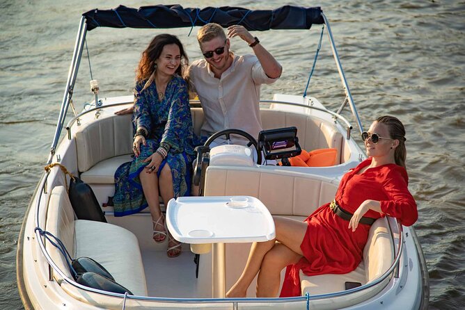 Private Cruise on Vistula in Warsaw for 4 with our Helmsman - Private Vistula cruising for four: the money math that makes sense
