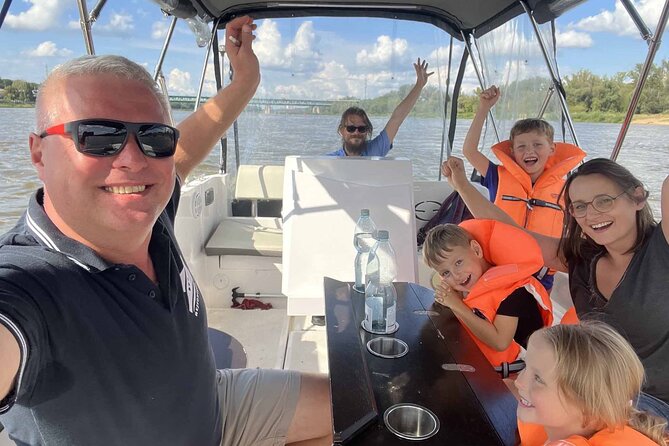 Private Cruise on Vistula in Warsaw for 9 with our Helmsman - Key things I’d plan around