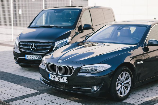 Private Departure Transfer: Krakow City To Krakow Airport Balice - Key things you’ll notice right away