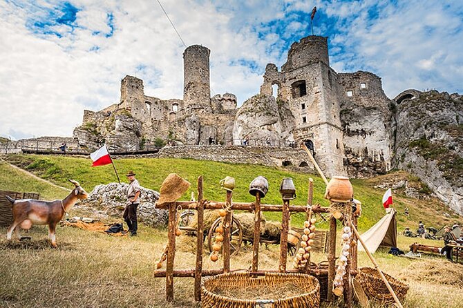 Private Guided Tour to Trail of the Eagles Nests from Krakow - Pieskowa Skała Castle: Renaissance Courtyard Details and Strong Views