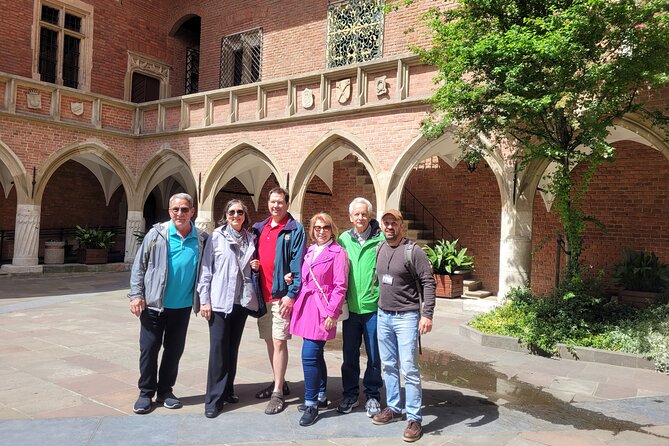 Private Krakow City Tour, Krakow Old Town and Wawel Castle Tour - Past the Barbican and St. Florian’s Gate: How Krakow Defended Itself