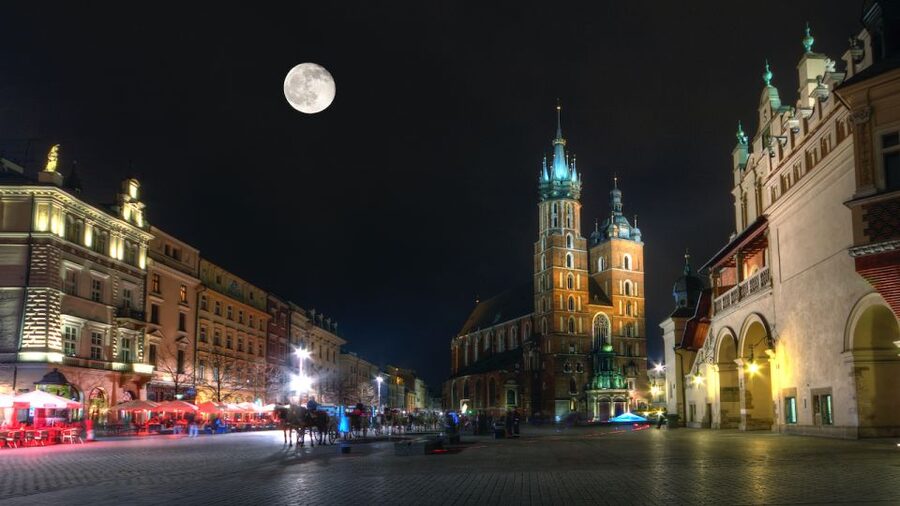 Private Krakow Tour: St. Mary’s, Cloth Hall & More - Main Market Square and Cloth Hall, where trade made Krakow powerful