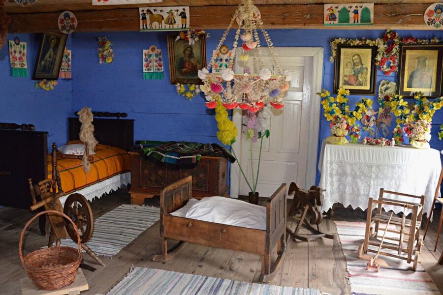 Private Tour From Warsaw: Łowicz Mazovian Countryside - Łowicz Ethnographic Park in Maurzyce: Wooden Houses and Real Interiors
