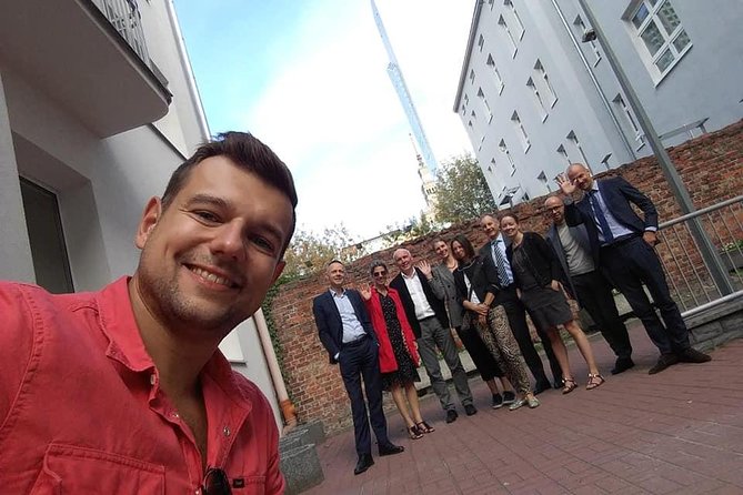 Private Tour: Warsaw Ghetto with a local Historian - Why a private Warsaw Ghetto tour feels different