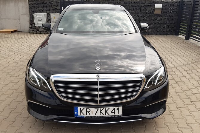 Private transfer: Krakow Airport - Krakow City - Krakow Airport Pickup That Starts When You Land