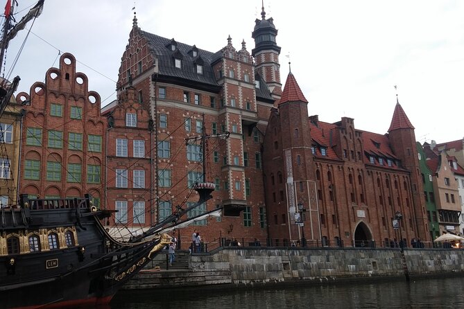 Private Walking Tour of Old Gdańsk with an architect-guide - A church stop with the Museum of Turrets Clocks, plus the stair reality check