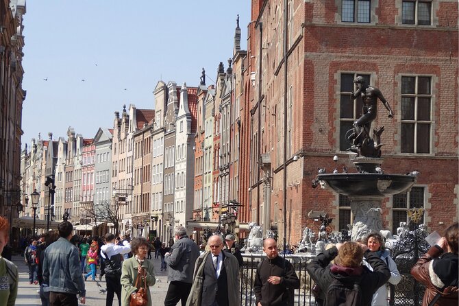 Private Walking Tour of Old Gdańsk with an architect-guide - St. Mary’s Church: the biggest brick church and the noon chime