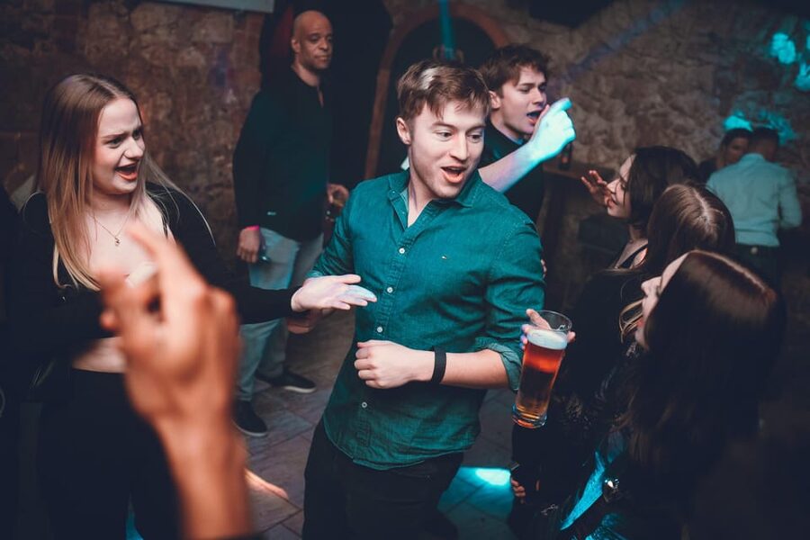 Pub Crawl - 1-hour Open Bar then Vip to 5 Clubs - Krakow - Your First Hour: Unlimited Vodka, Beer, Shots, and Mixers