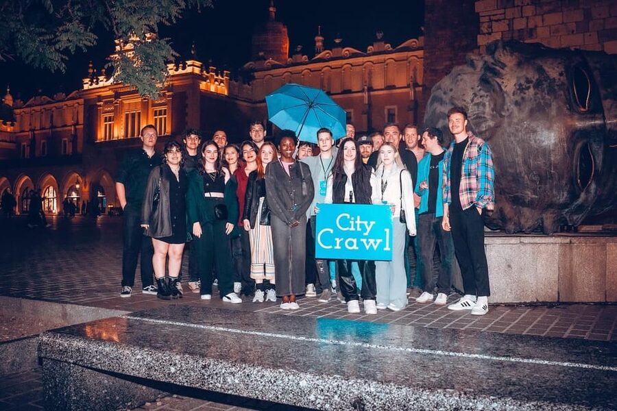 Pub Crawl - 1-hour Open Bar then Vip to 5 Clubs - Krakow - The 9:30 PM Start and a Realistic 6-Hour Plan