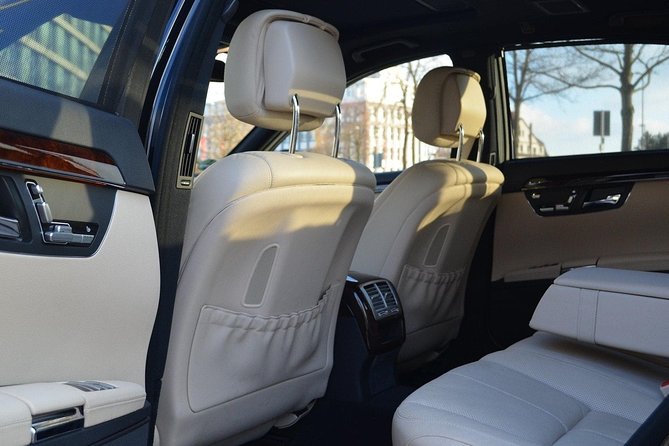 Rent a car with the driver - Choosing the right vehicle for your group size