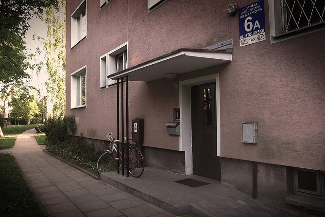 Room of Plenty - Ludwig Plenty and the Private Apartment Museum Feel