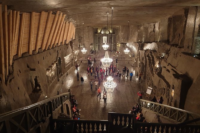 Salt Mine Tour and Krakow City Tour in one day - Wawel Royal Castle area: outside views that set the mood