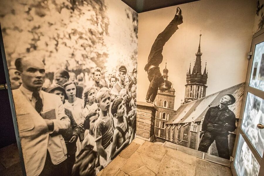 Schindler's Factory and Jewish Ghetto Guided Tour - Oskar Schindler’s choices, explained through people’s lives