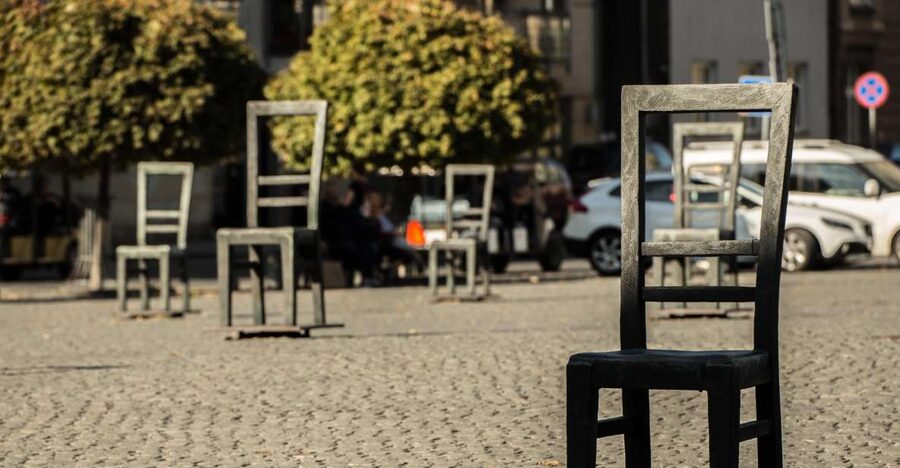 Schindler's Factory and Jewish Ghetto Guided Tour - Inside the museum: how the exhibition frames Kraków under Nazi rule