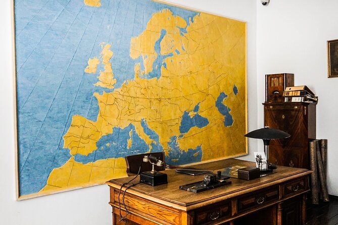 Schindler's Factory Guided Tour - Where the guide adds real value: names, stories, and pacing
