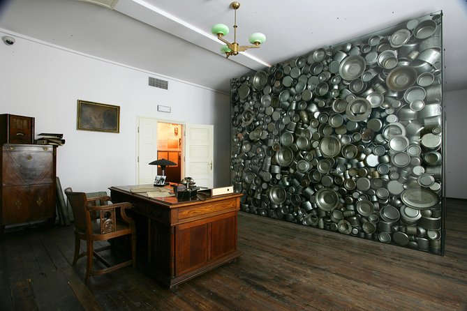 Schindler's Factory Guided Tour in Krakow & skip the line ticket - Time pressure: how to avoid feeling rushed