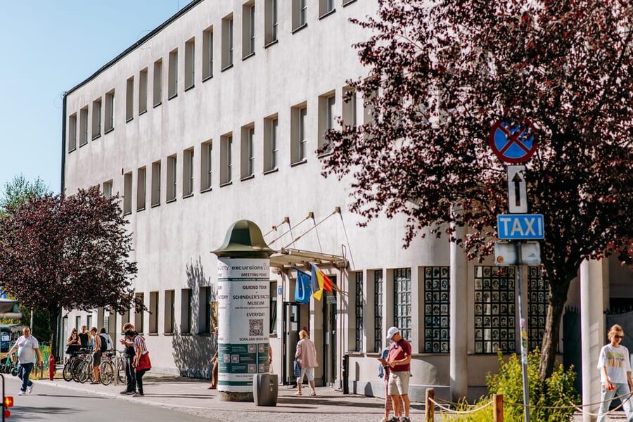Schindler's Factory Museum in Krakow - Guided Tour - What you’re stepping into: Oskar Schindler’s enamel factory as a museum space
