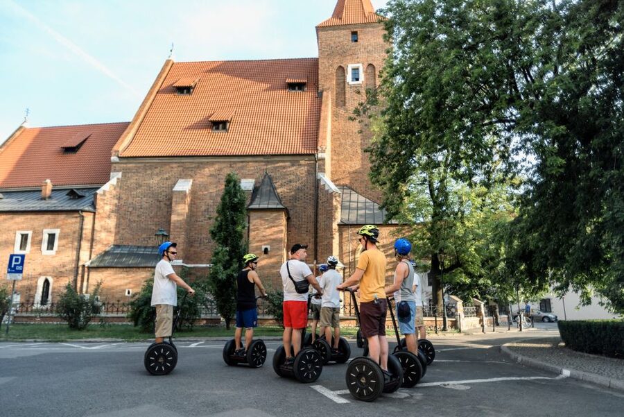 Segway Tour Wroclaw: Full Tour (Old Town + Ostrów Tumski) - Where the Tour Starts: Kuźnicza 25 and What to Look For
