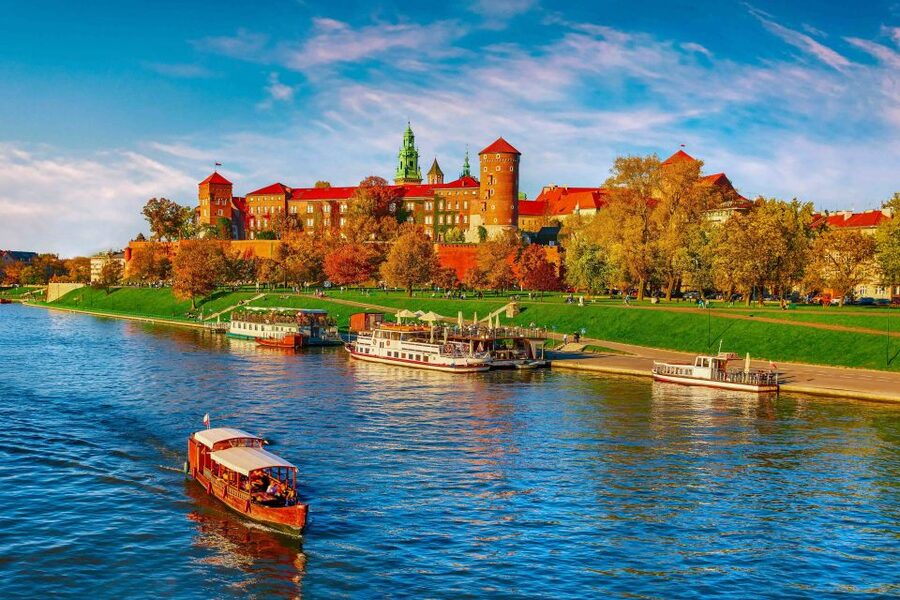 Skip-the-Line Wawel Castle Chambers Private Tour - Private guide quality: what you gain with a 1-guide setup