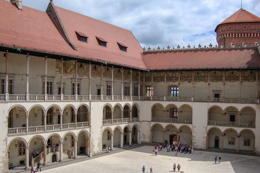 Skip-the-Line Wawel Castle Chambers Private Tour - Picking the 2, 3, or 4-hour option (without wasting time or money)