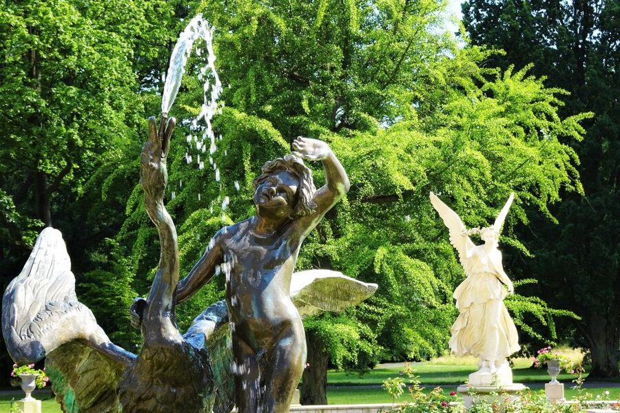 Skip-the-Line Wilanow Palace and Gardens Private Tour Warsaw - Your Guide: What Makes This Feel Like a Real Experience
