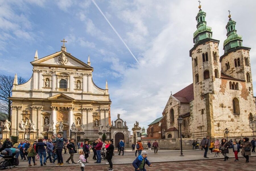 St. Mary's Basilica and more - a short walk with a guide - Should you book this St. Mary’s Basilica and more tour?