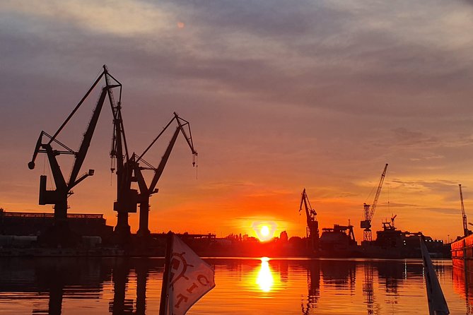 Sunset on the Shipyard and Old Town Evening Cruise - Sunset on the Shipyard and Old Town, why it hits different