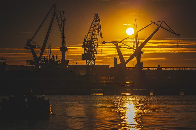 Sunset on the Shipyard and Old Town Evening Cruise - Finding the boat, and why the max-12 rule matters