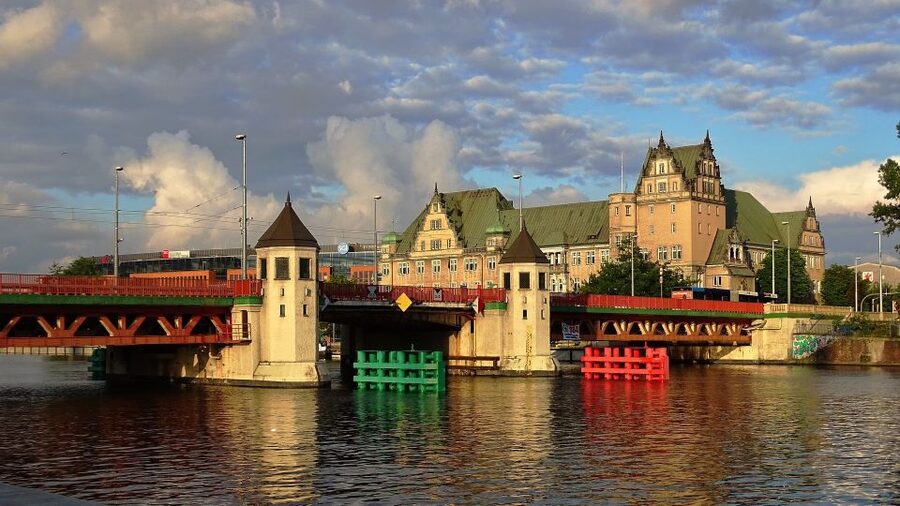 Szczecin: Old Town Highlights Private Walking Tour - Harbour Gate and the 14th-century cathedral area: the city’s older edge