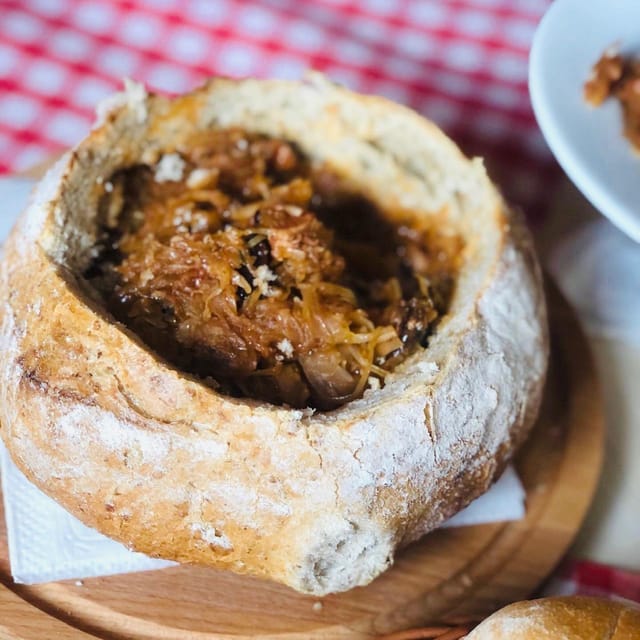 Taste of Poland, food tour and guided walk with 12 tasting - The food and walk timing, why it feels manageable