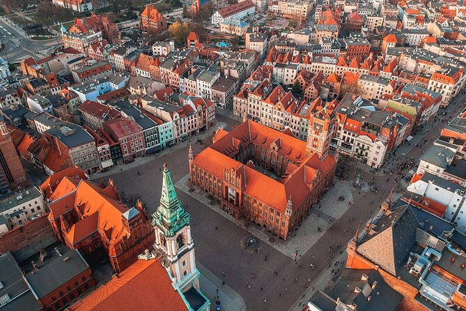 Torun - City of Copernicus Private Tour - Old Town Hall to the Leaning Tower: where Toruń clicks into place