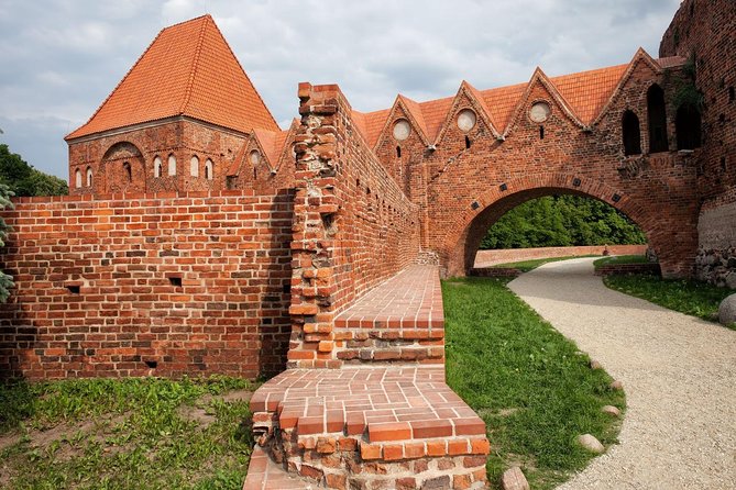 Torun Living Museum of Gingerbread and Old Town Private Walking Tour - Old Town extension: Cathedral views, city walls, and the Vistula walk