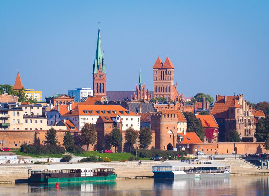 Torun Old Town Highlights Private Walking Tour - The 4-Hour Upgrade: Museum House of Nicolaus Copernicus