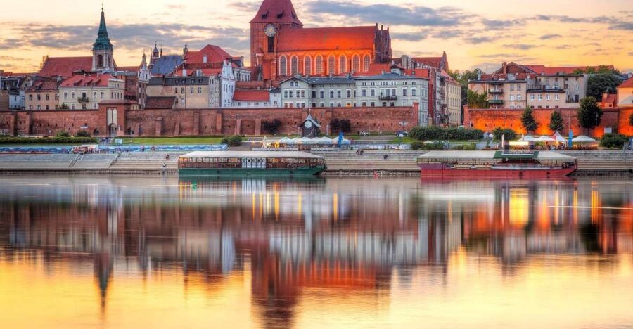 Torun Old Town Highlights Private Walking Tour - Price and Value: What $107 Buys You Here