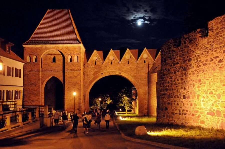 Torun: Private Walking Tour of a Medieval Town - Where to Meet and How the Tour Starts Right