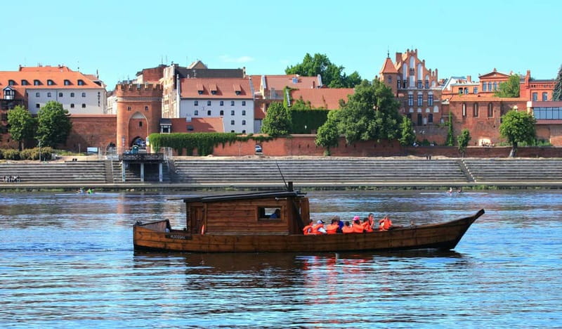 Toruń: Sightseeing Cruises on the Vistula River - Price check: is $16 a good deal for a river panorama?