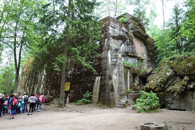 Tour from Warsaw: Wolf's Lair, Hitler's HQ Zones I and II - Stop 1: The time in Warsaw before Gierłoż adds meaning, not wasted hours