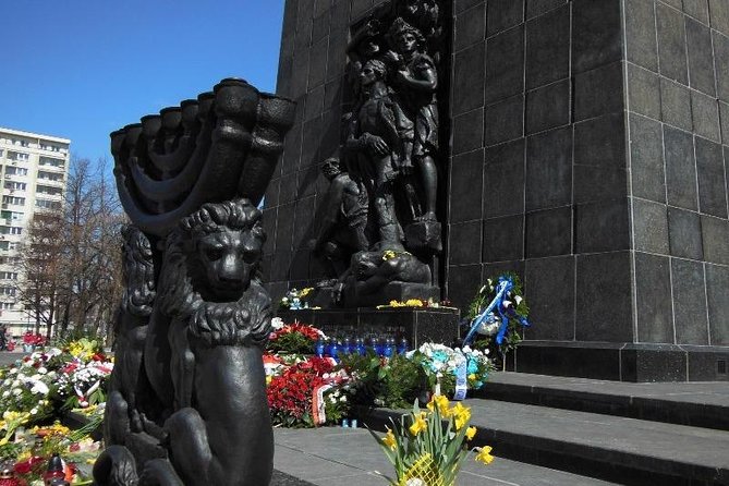 Tour of the Warsaw Ghetto - How the 3-Hour Route Works: 2.5 Hours on Foot Plus Transit